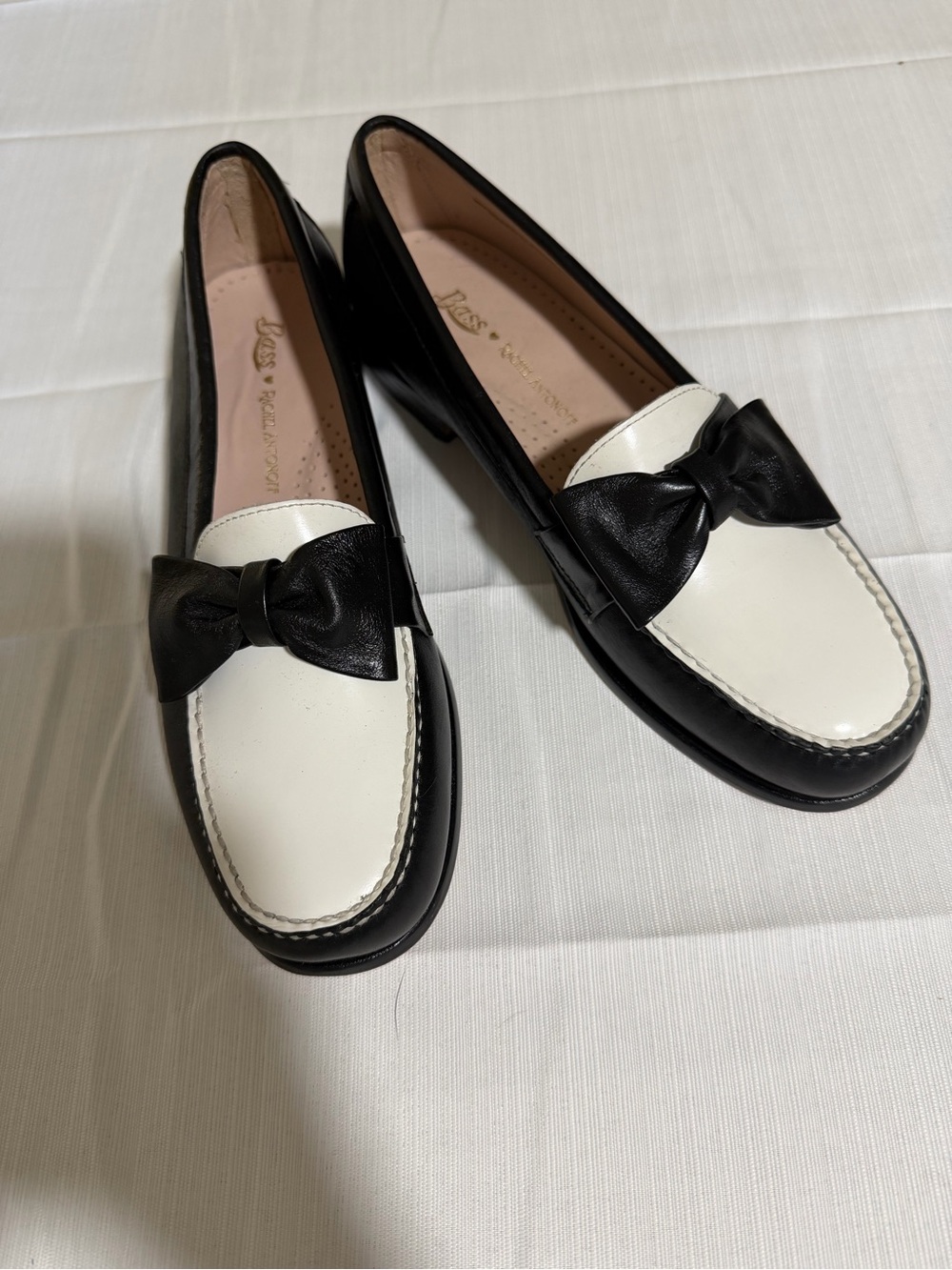 Vintage Bass x Rachel Antonoff "Alice" Bow Two-Tone Weejuns Loafers - Size 8